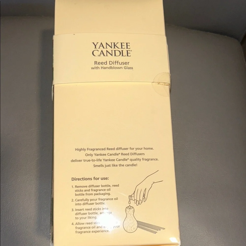 Yankee Candle Green Handblown Glass Reed Diffuser